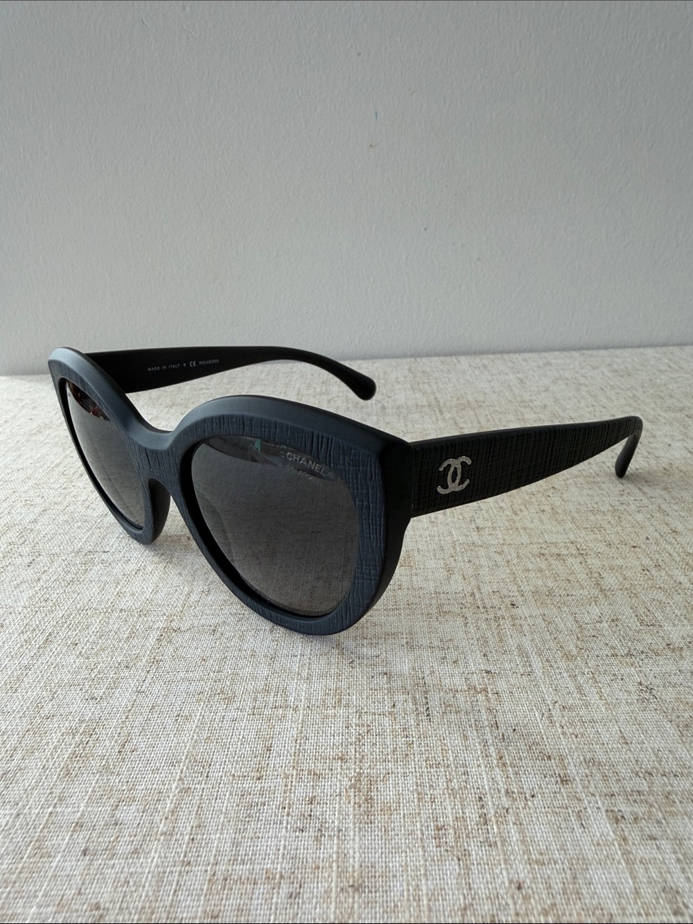 CHANEL 5331 SUNGLASSES - COLOR 501S8 (MATTE BLACK/GRADIENT GREY)
